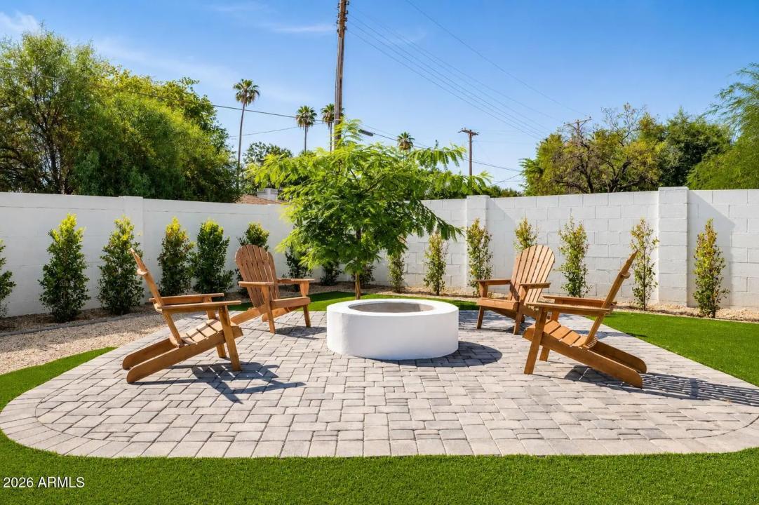 Real Estate Picture 33