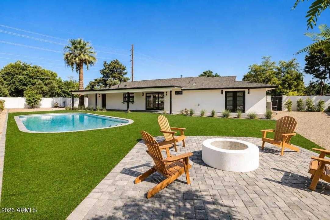 Real Estate Picture 32