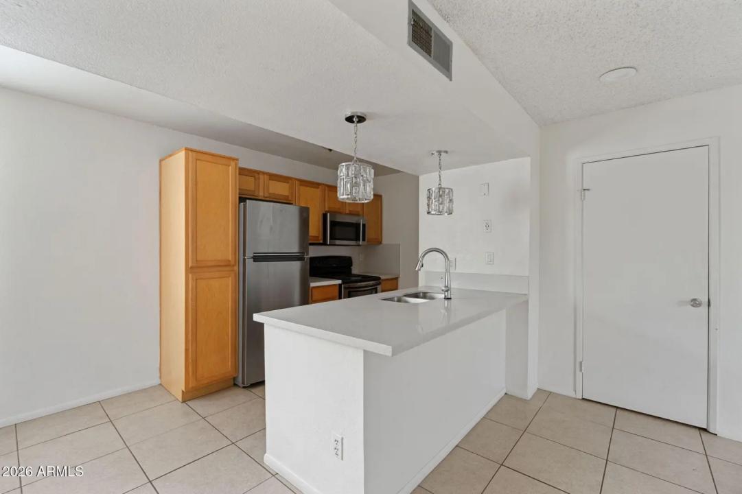 Real Estate Picture 7