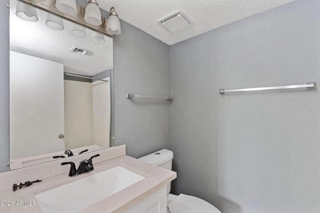 Real Estate Picture 12