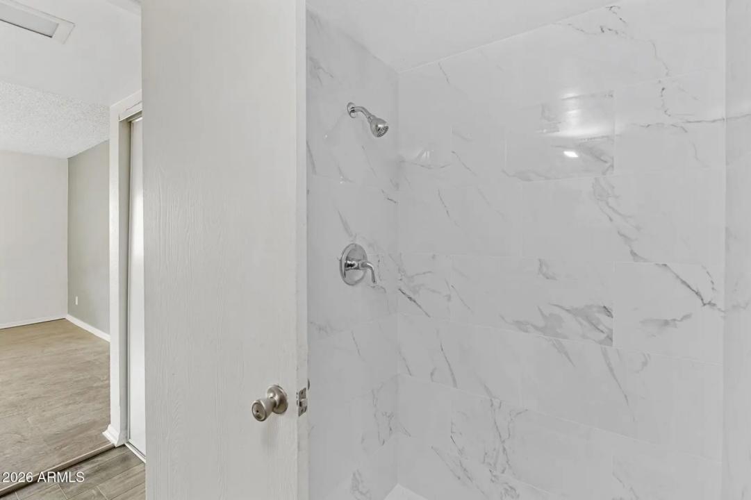 Real Estate Picture 16