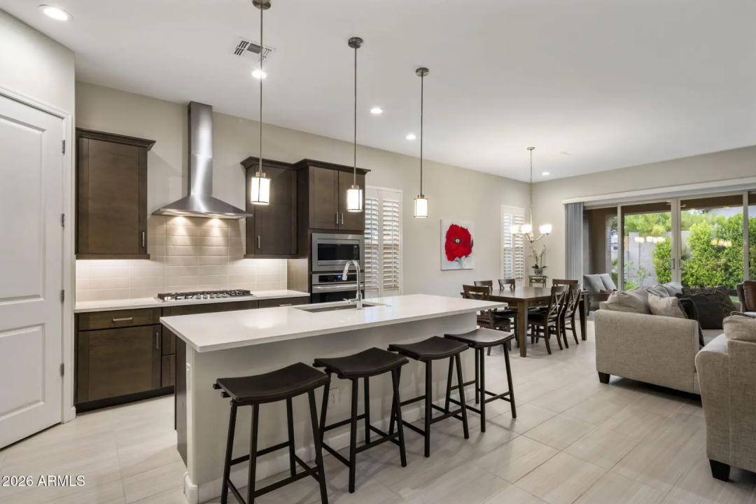 Real Estate Picture 6