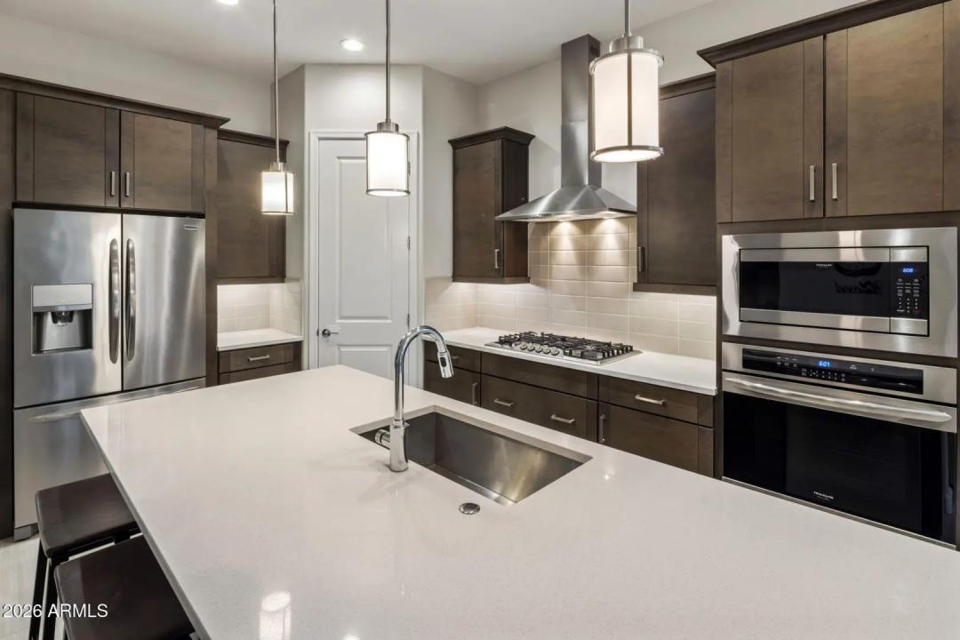 Real Estate Picture 8