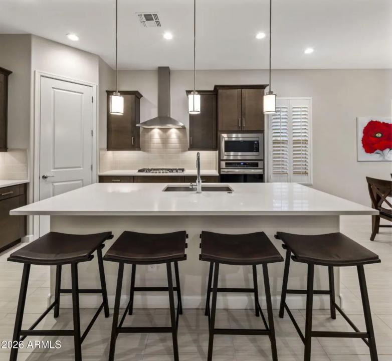 Real Estate Picture 11
