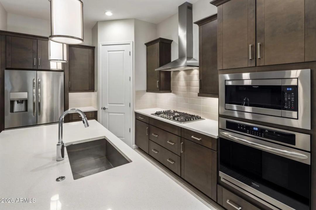 Real Estate Picture 12