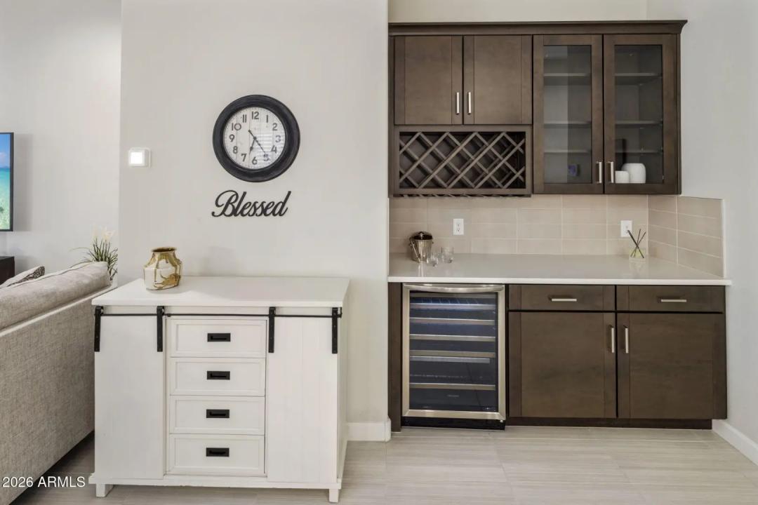 Real Estate Picture 14