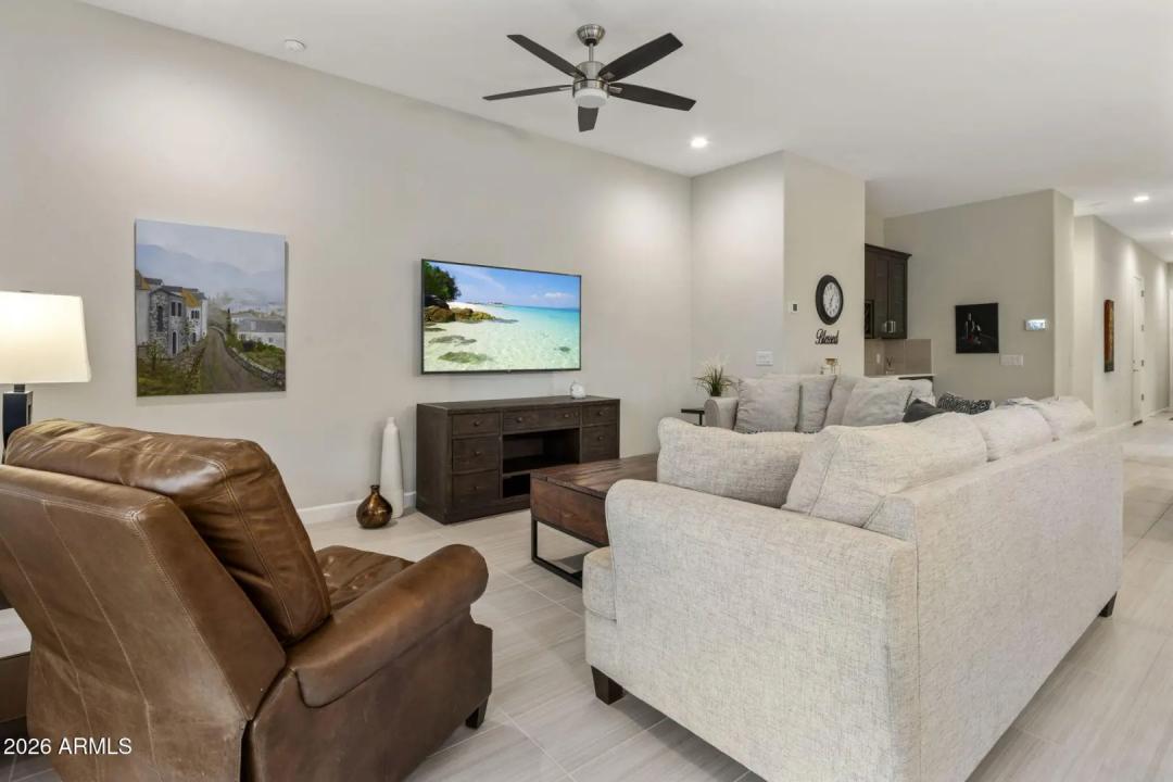 Real Estate Picture 17