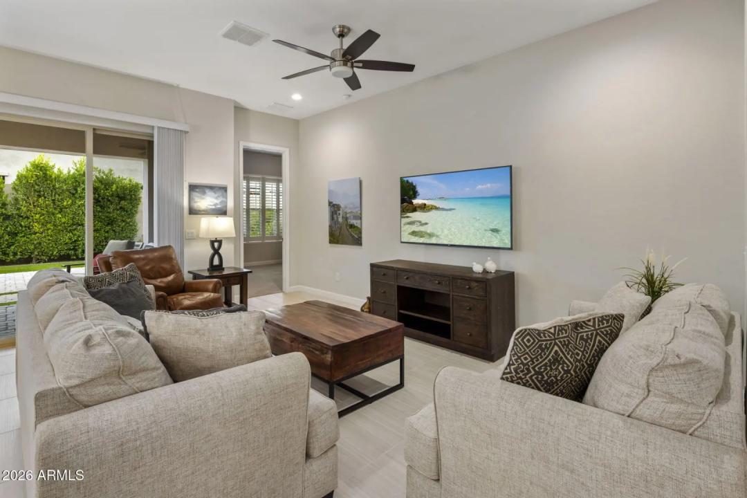 Real Estate Picture 18