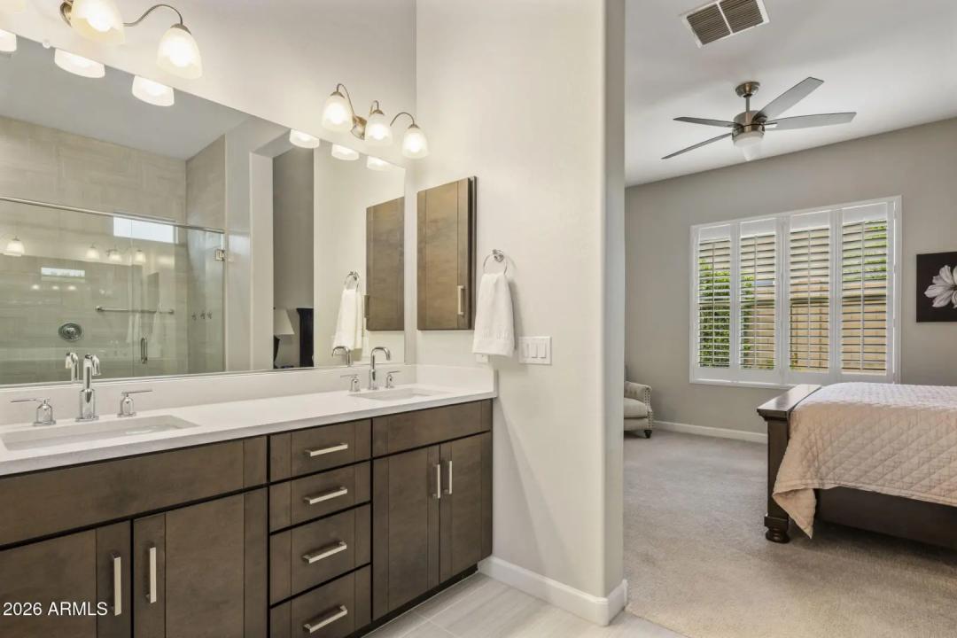 Real Estate Picture 24