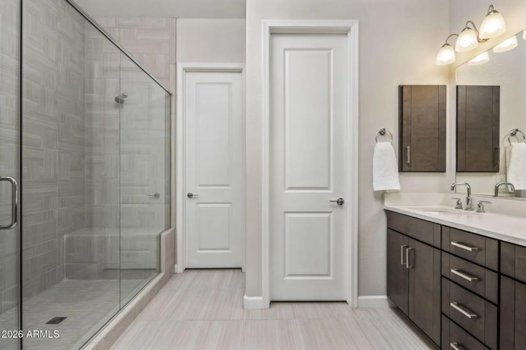 Real Estate Picture 25