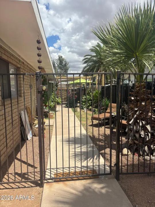 Real Estate Picture 6