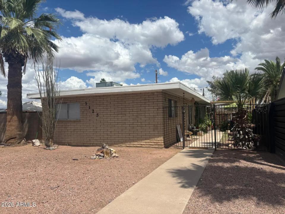 Real Estate Picture 4