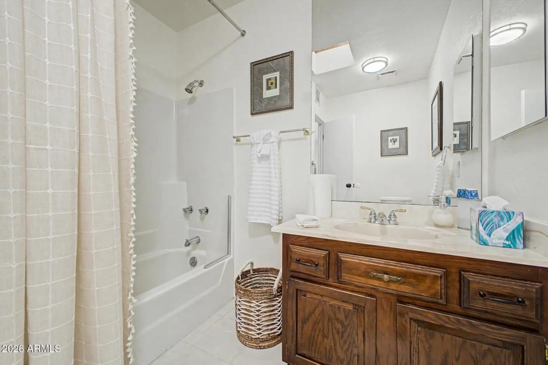 Real Estate Picture 24