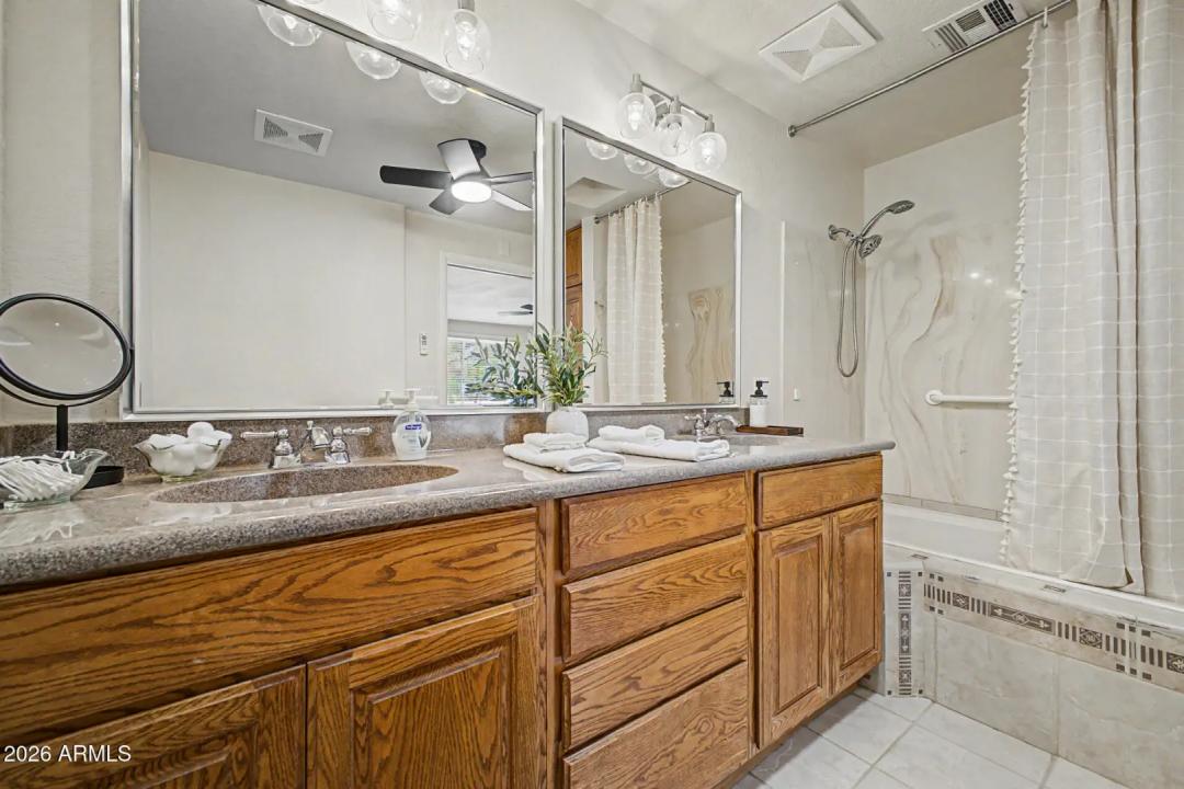 Real Estate Picture 16