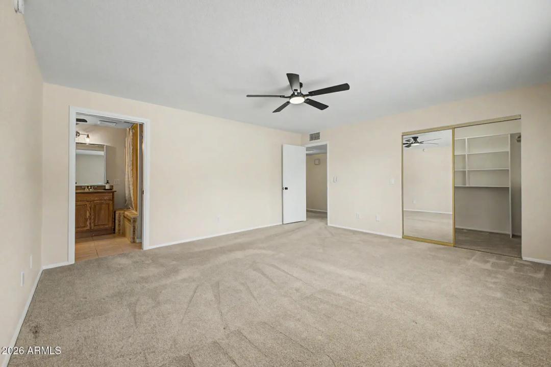 Real Estate Picture 14