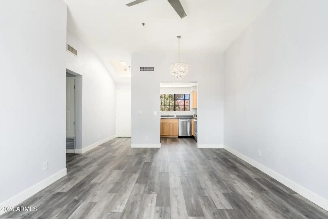Real Estate Picture 6