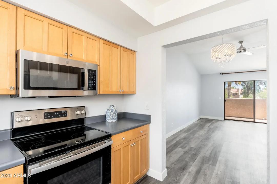 Real Estate Picture 10