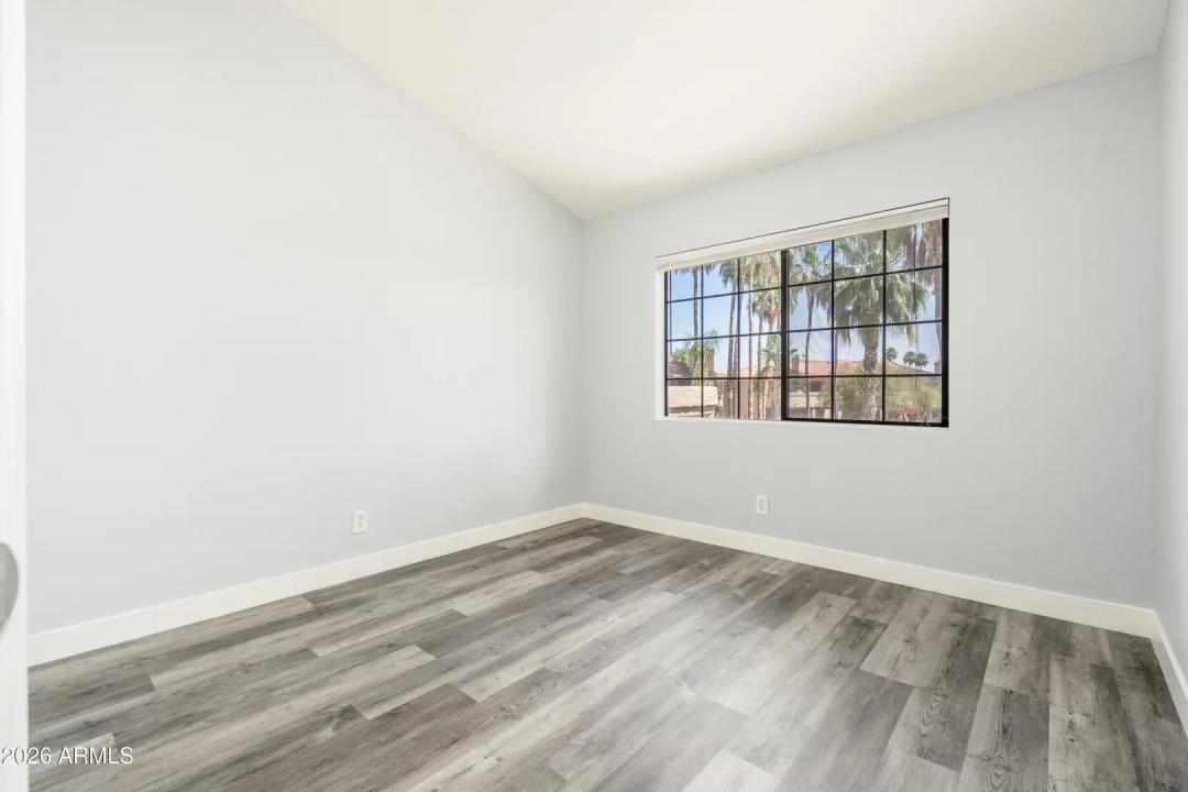 Real Estate Picture 11