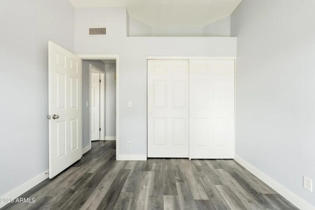 Real Estate Picture 12