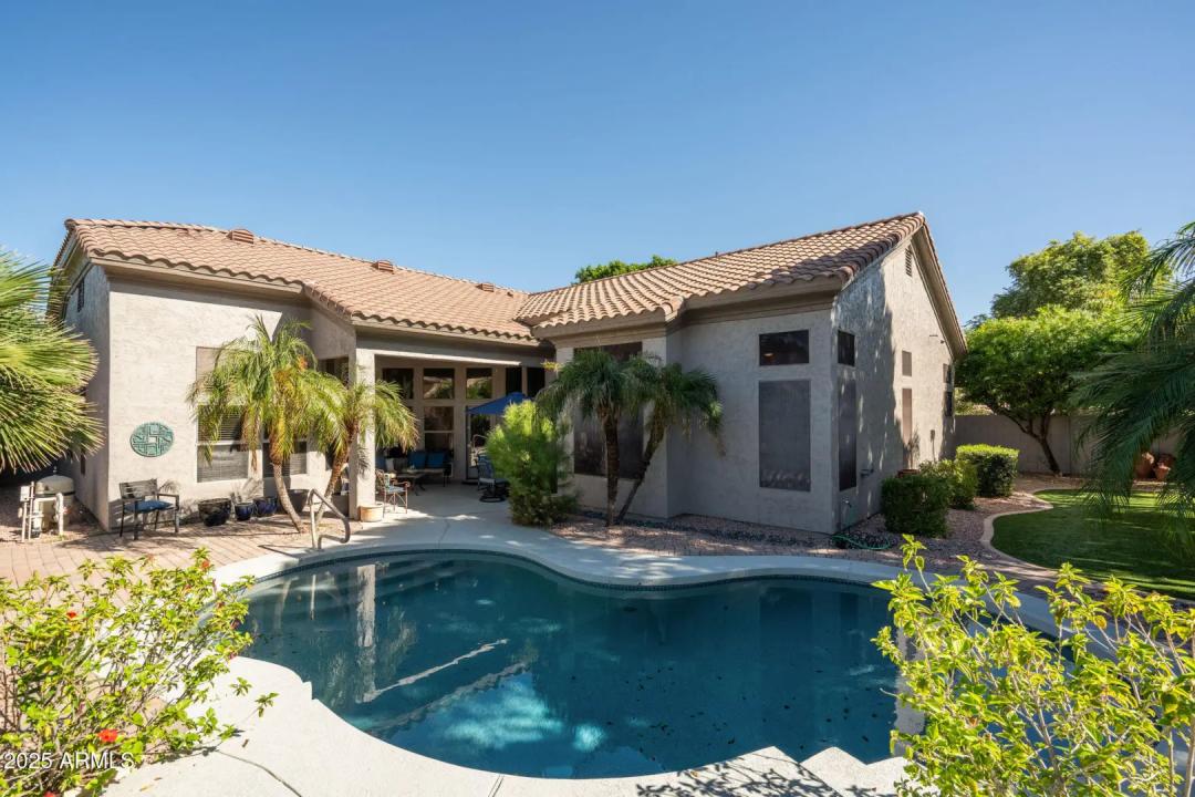 Real Estate Picture 3