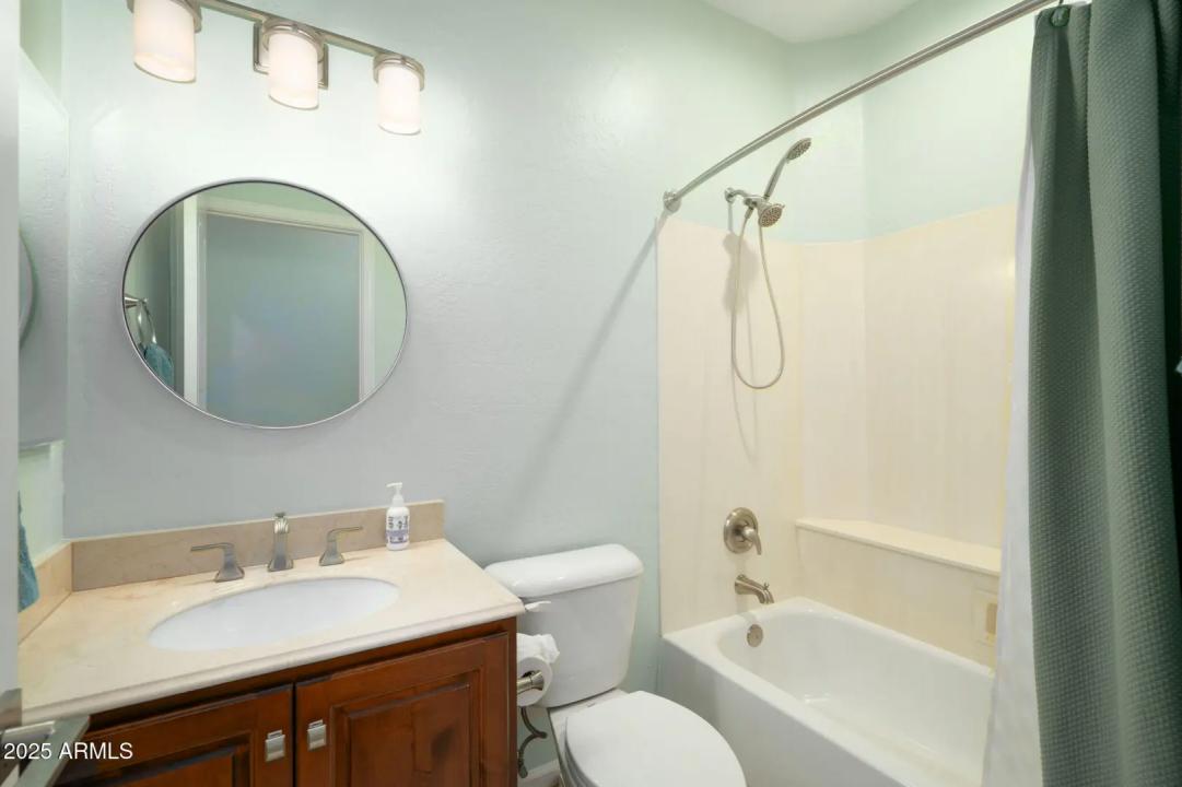 Real Estate Picture 16