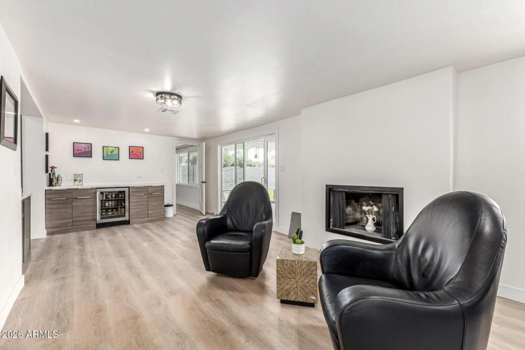 Real Estate Picture 5
