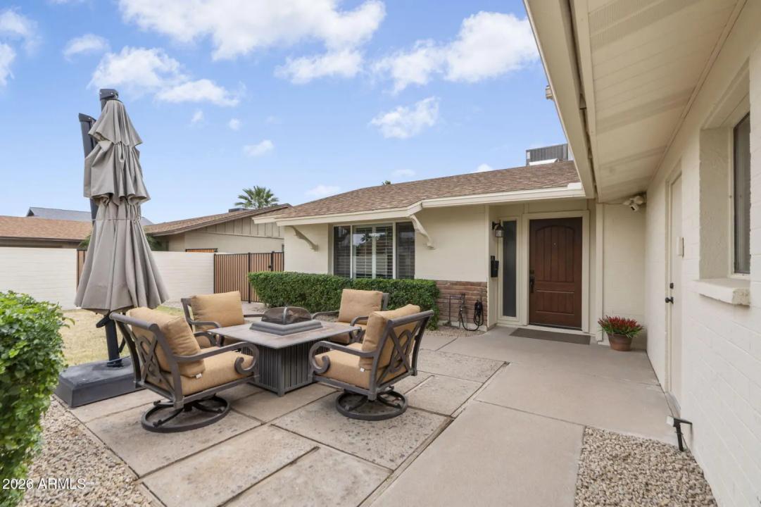 Real Estate Picture 4