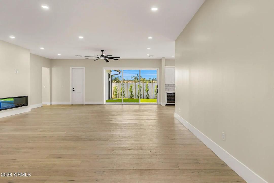 Real Estate Picture 5