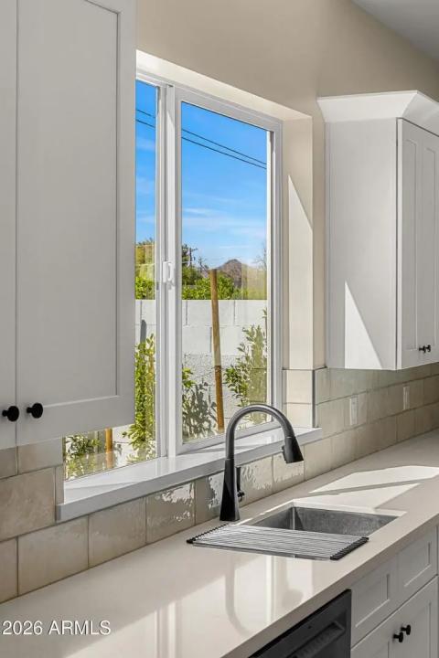 Real Estate Picture 9