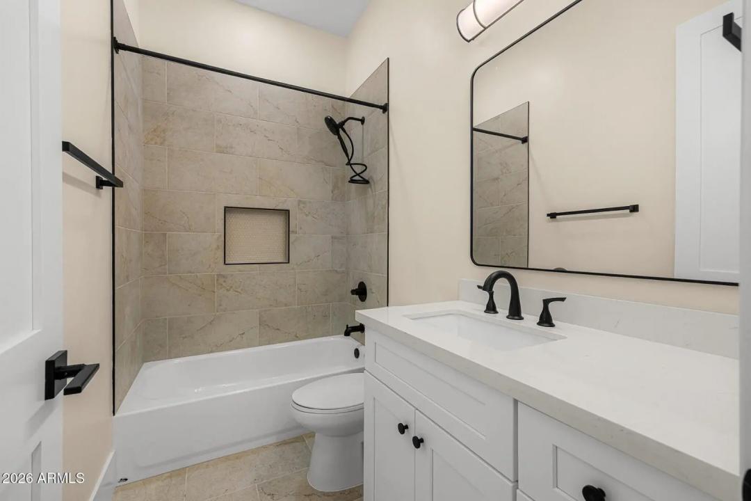 Real Estate Picture 17