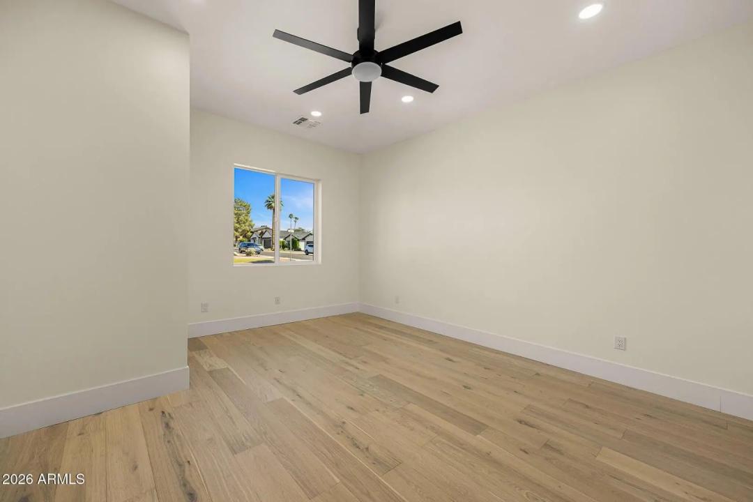 Real Estate Picture 21