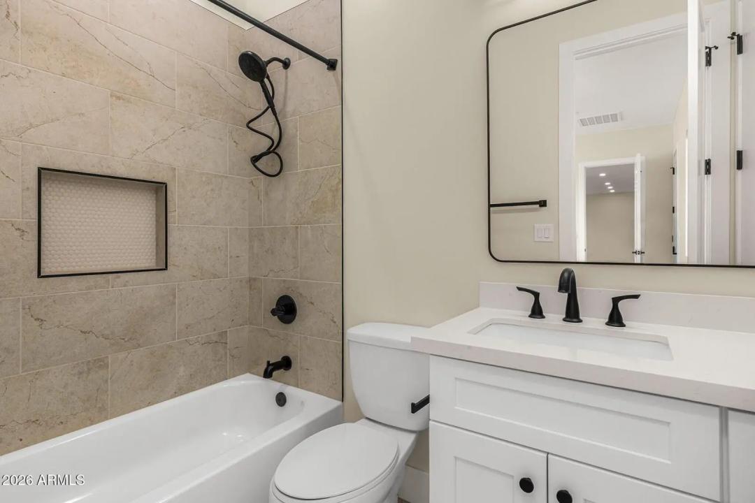 Real Estate Picture 24