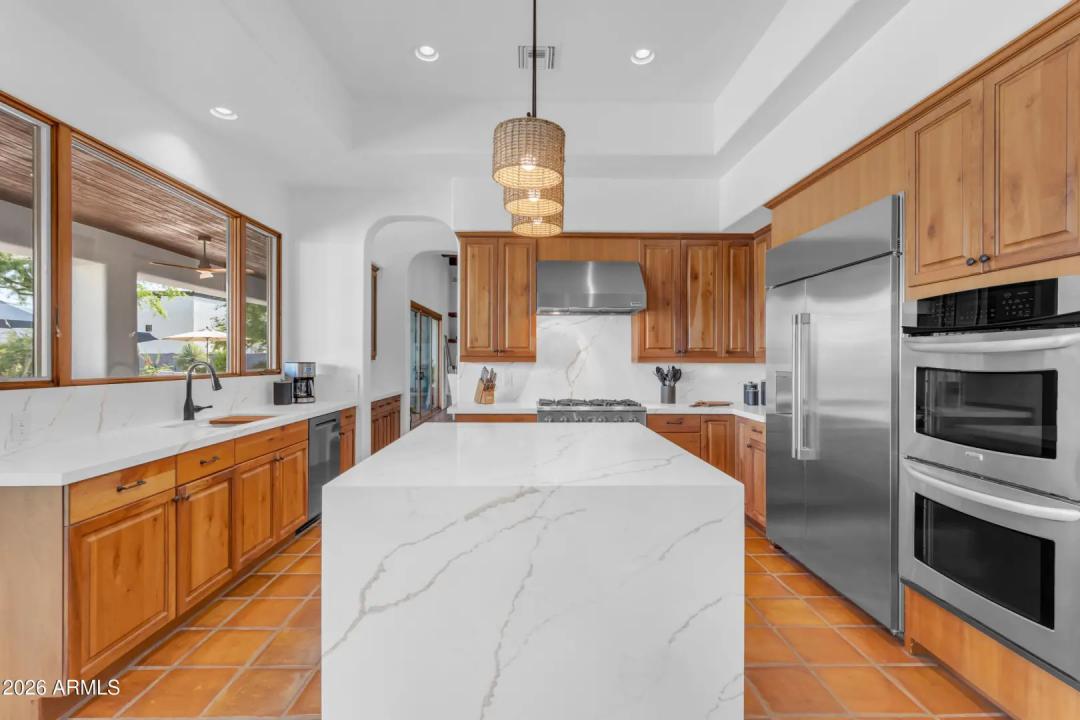 Real Estate Picture 9
