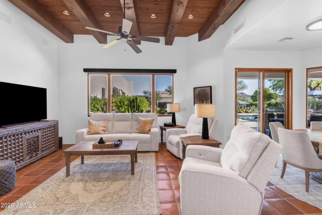 Real Estate Picture 13