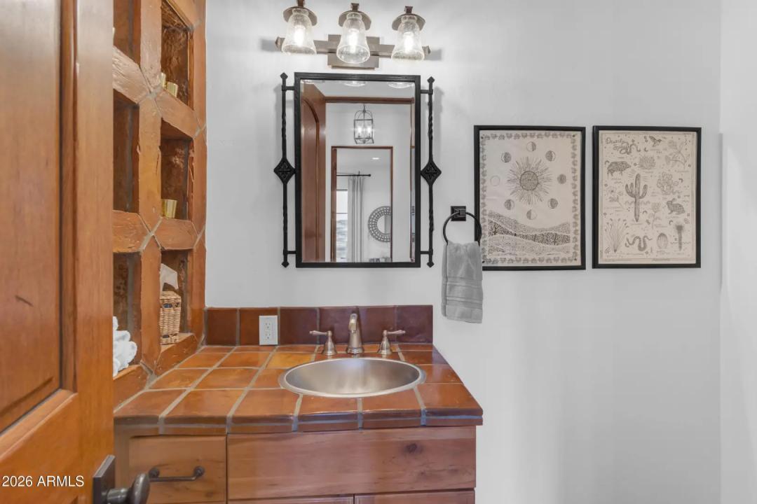 Real Estate Picture 14