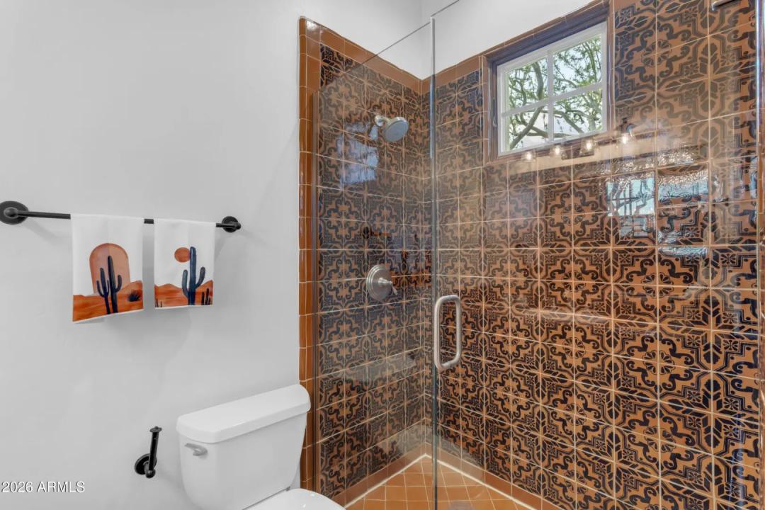 Real Estate Picture 24