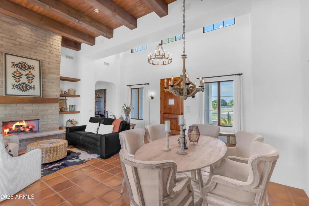 Real Estate Picture 4