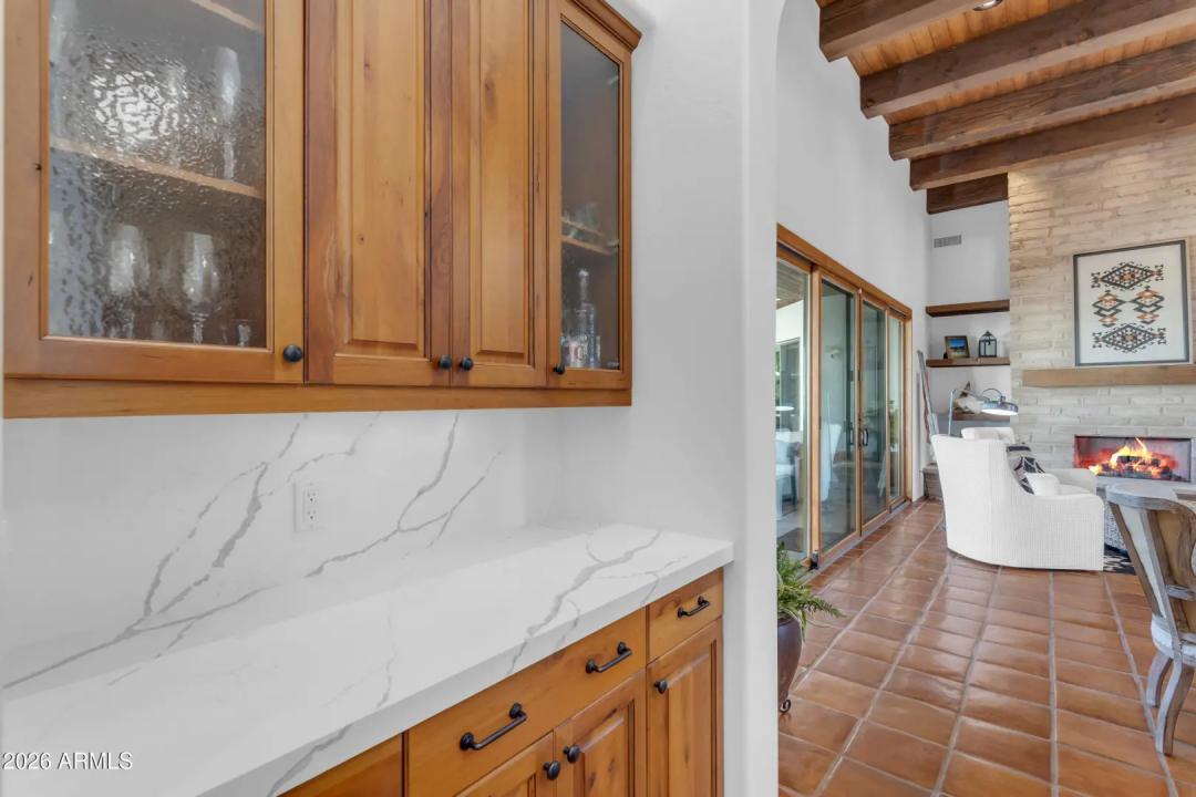 Real Estate Picture 7