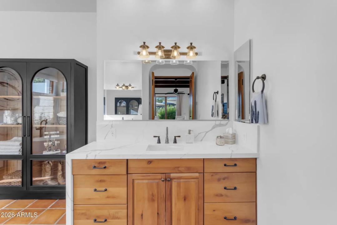 Real Estate Picture 18