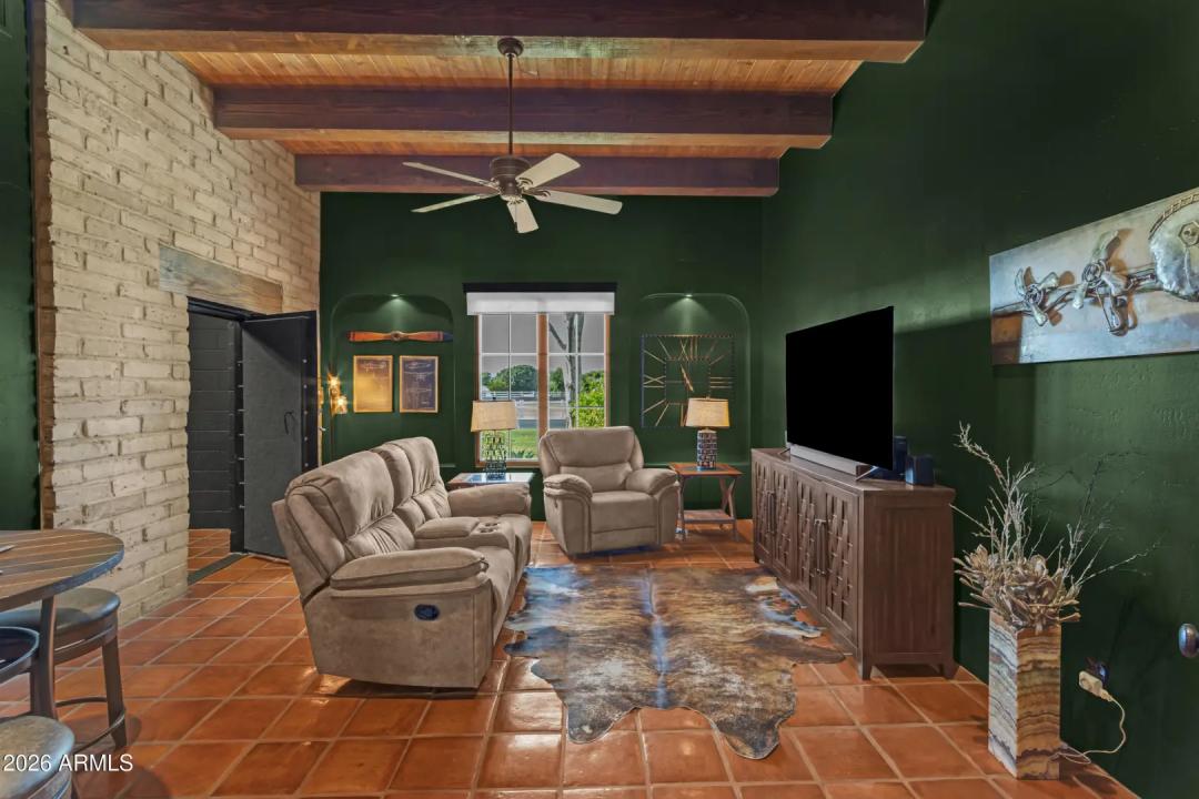 Real Estate Picture 21