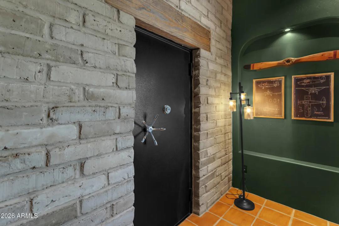 Real Estate Picture 22