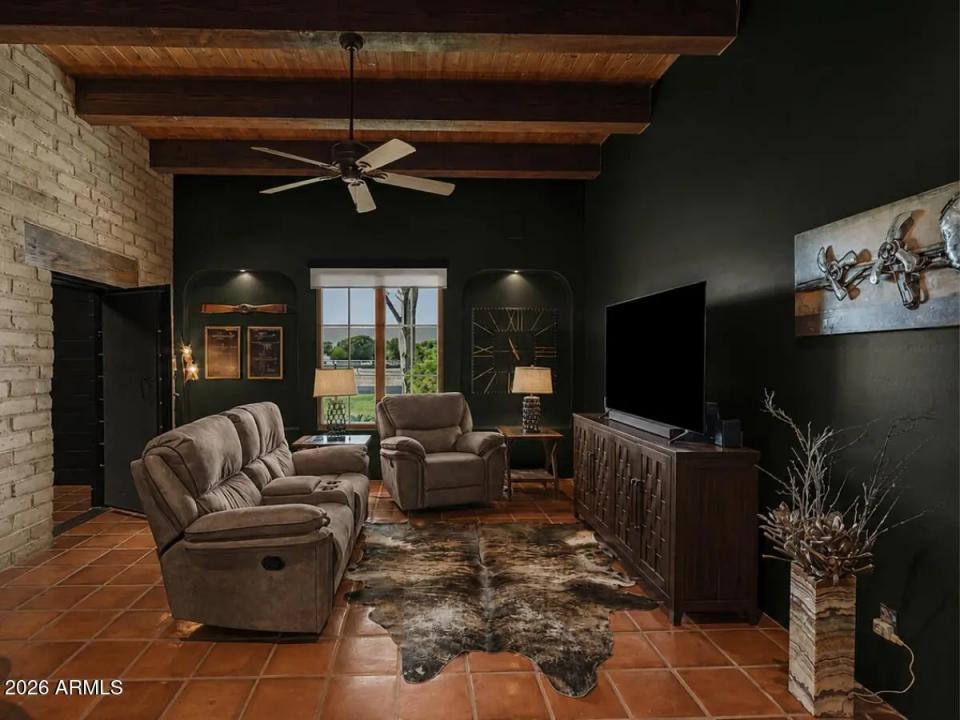 Real Estate Picture 24