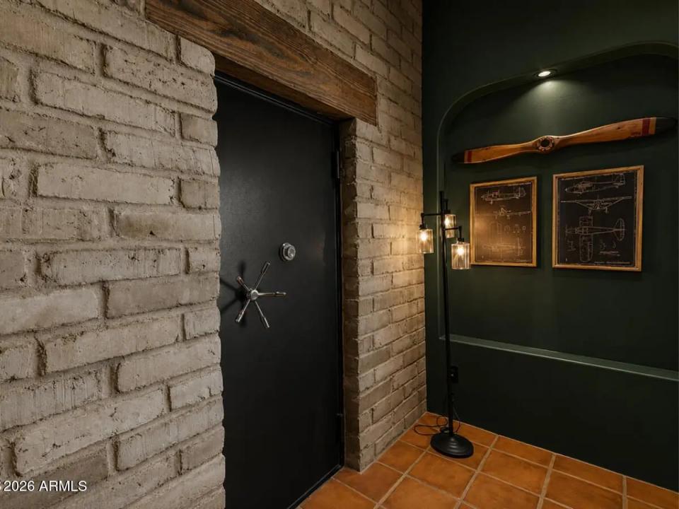 Real Estate Picture 25