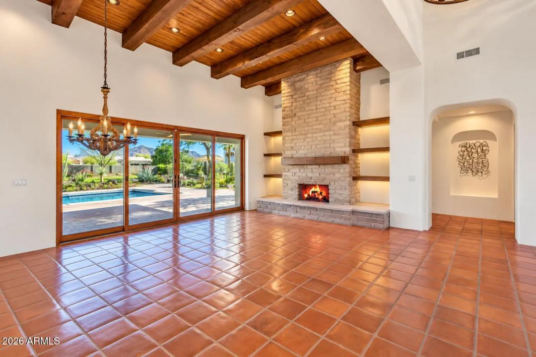 Real Estate Picture 13