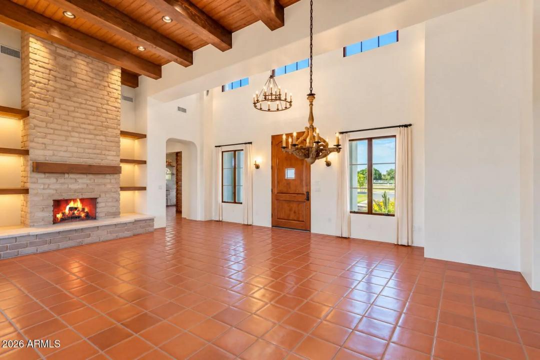 Real Estate Picture 9