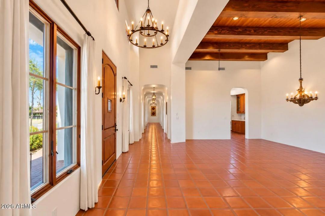 Real Estate Picture 11