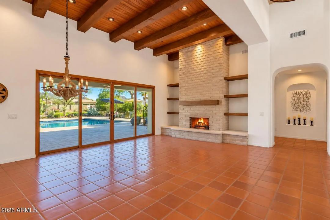 Real Estate Picture 13