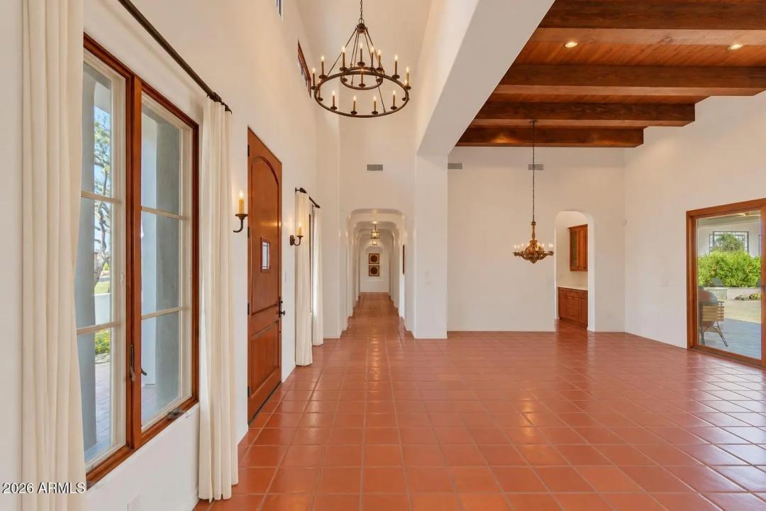 Real Estate Picture 11