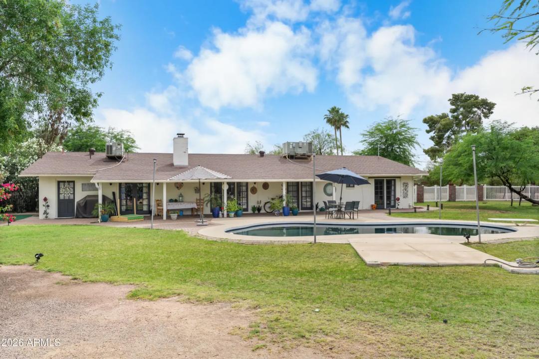 Real Estate Picture 6