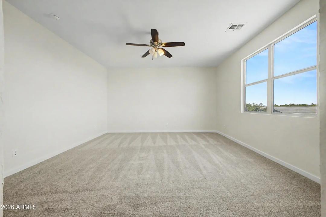 Real Estate Picture 14